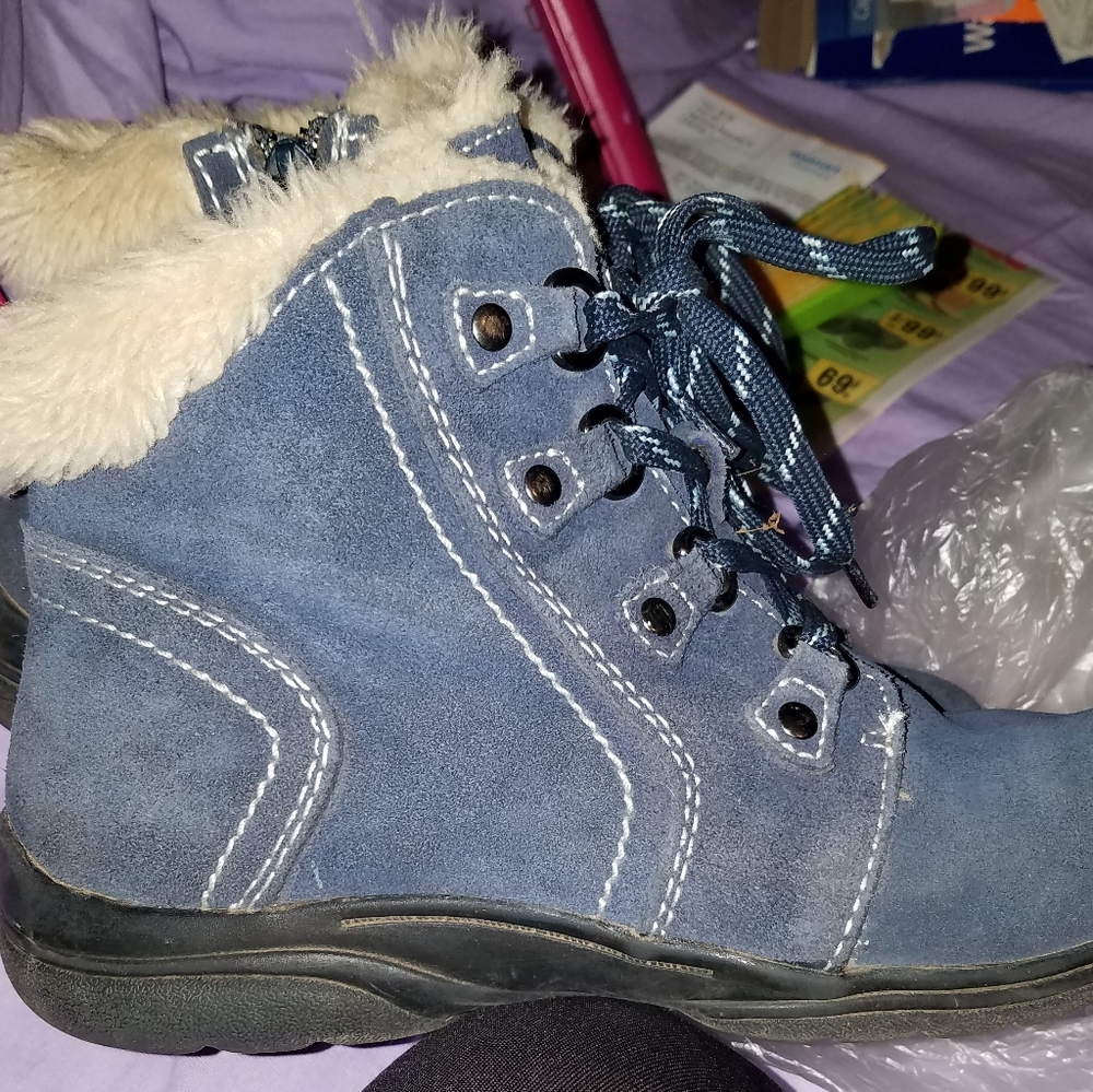 Earth Origins Suede Boots